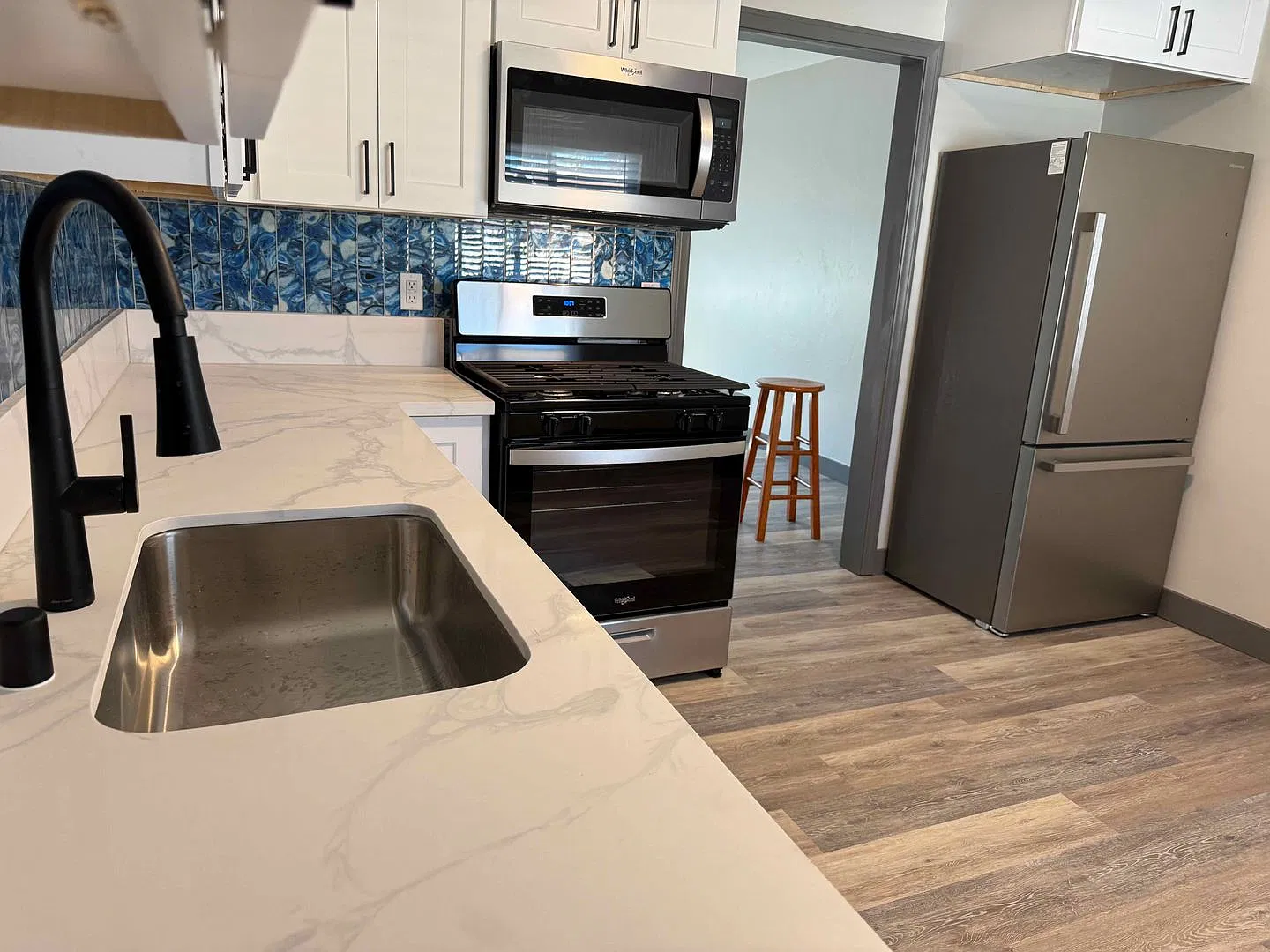 Renovated 2/1 - LIVE in nicely renovated apartment in Chula Vista. — Photo 3