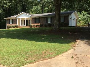 7015 Oak Leaf Dr, Fairburn, GA 30213