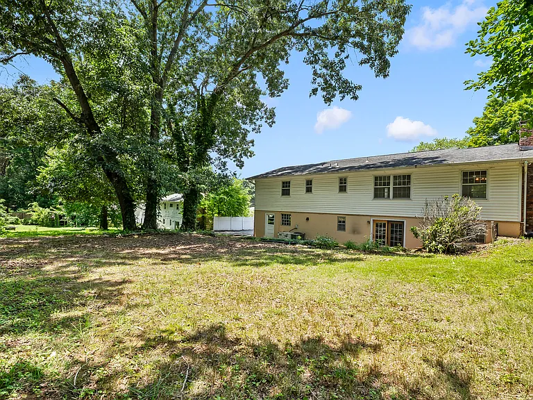 7720 Devonshire Dr — Photo 31
