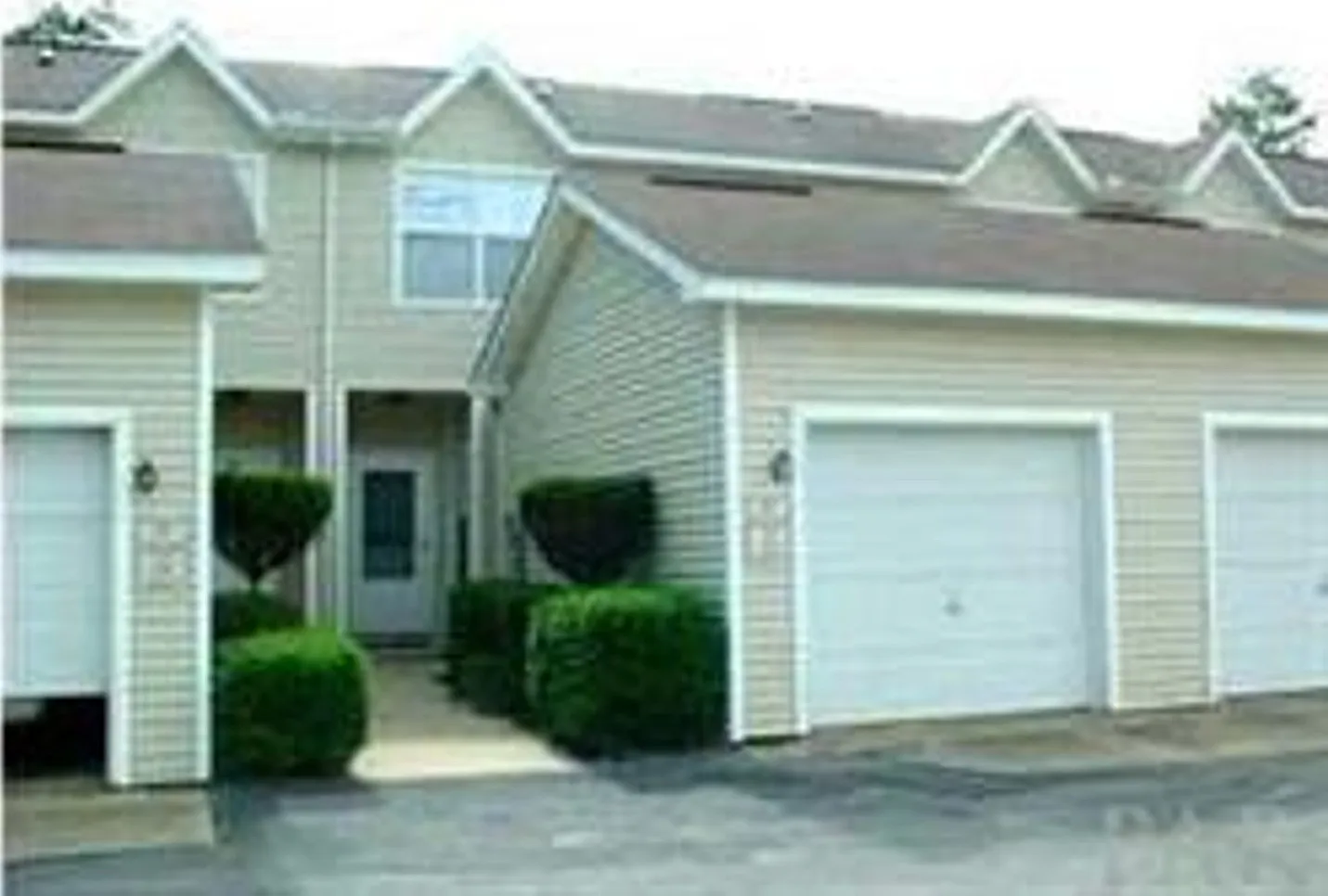 Fantastic Townhouse at The Hamptons for Rent 2 bedroom 2 bath — Photo 1