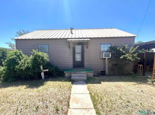 905 9th St, Eunice, NM 88231