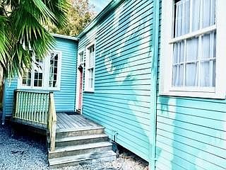 3rd image of 1304 Touro St