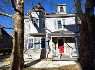 10 W Center St, Nazareth, PA 18064