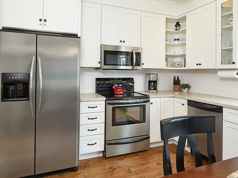 2061 Lake St #8 — Photo 14
