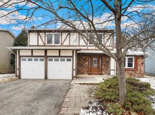 1565 Brook Ln, Aurora, IL 60504