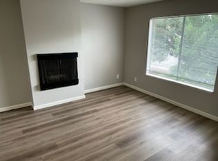 910 Kirsten Ct APT B, Rohnert Park, CA 94928