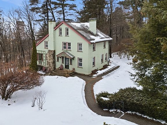 3rd image of 50 Mount Pleasant St