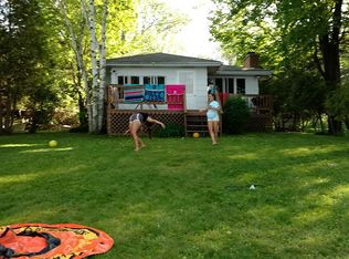 7419 Ellen Rd, Onekama, MI 49675