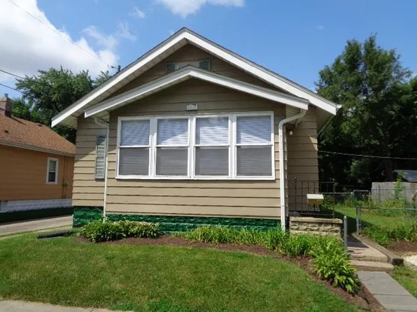 1911 15th St, Rockford, IL 61104