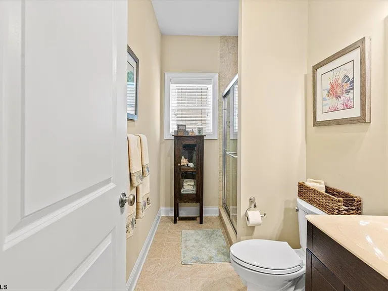 16 S Decatur Ave — Photo 18