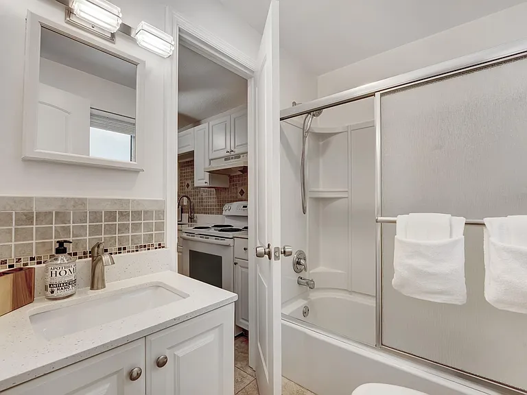 813 Middle St #3 — Photo 6