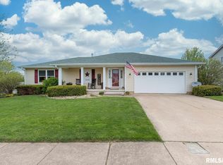 1270 W 60th St, Davenport, IA 52806