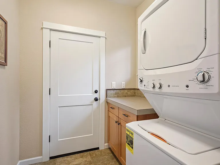 2439 NW Drouillard Ave — Photo 21
