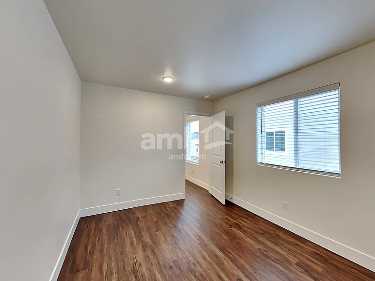 657 Dudley St — Photo 20