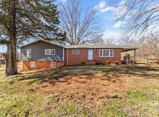 605 18th St NW, Hickory, NC 28601