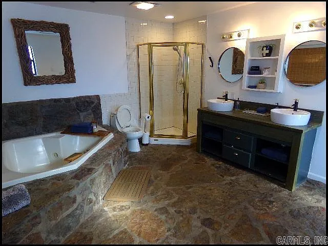 136 Catalina Cir — Photo 9