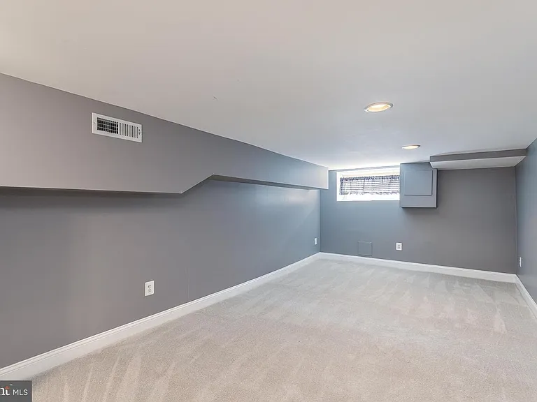 723 S Decker Ave — Photo 7