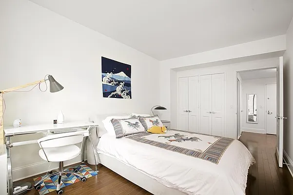 Sold by R New York | media 22