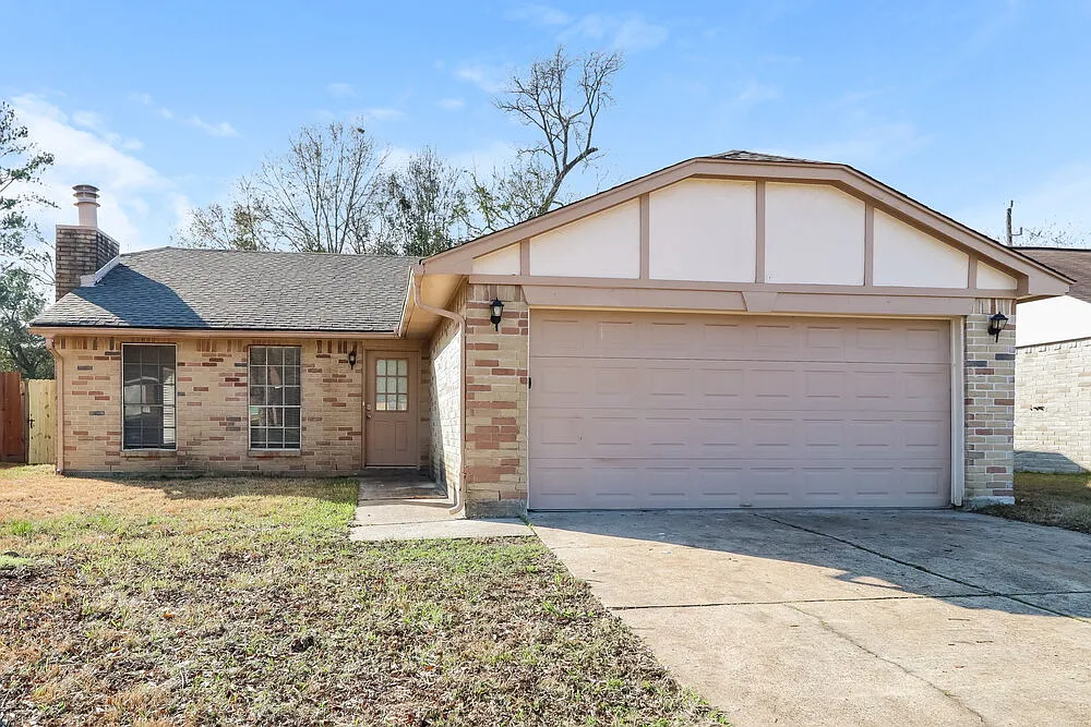 3 bed, 2.0 bath, 1220 sqft, $1,745 — Photo 1