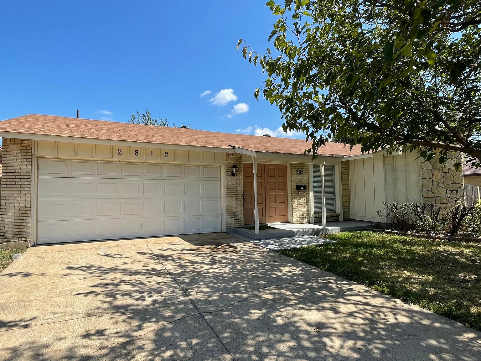 3 bed, 1498 sqft, $2,450 — Photo 1