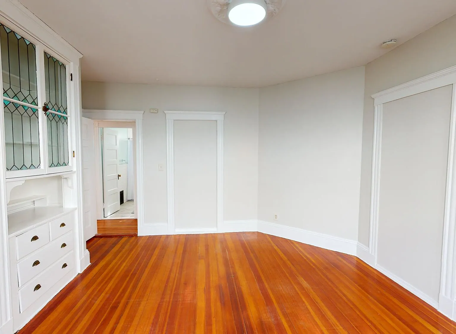 4 bed, $3,400 — Photo 3