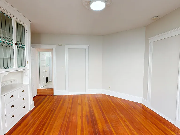 30 Roseclair St #1R — Photo 7