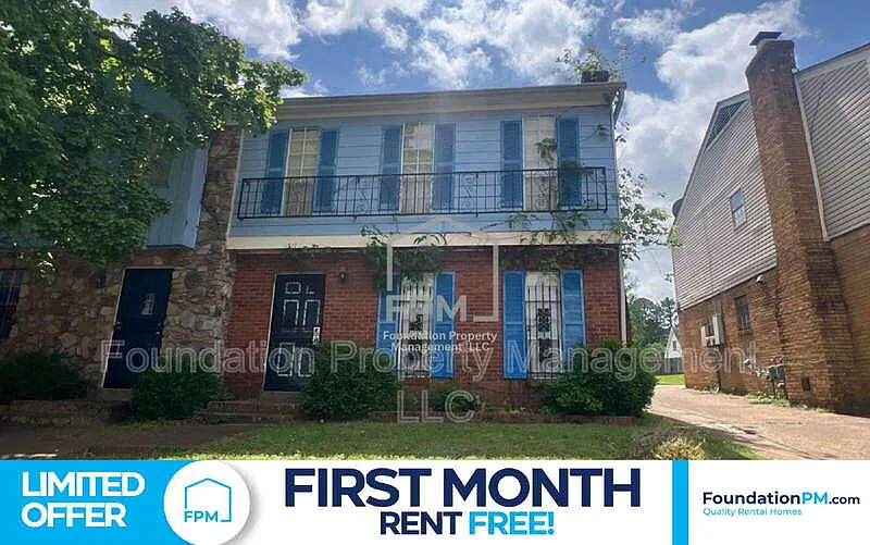 1317 Royal Oaks Cv