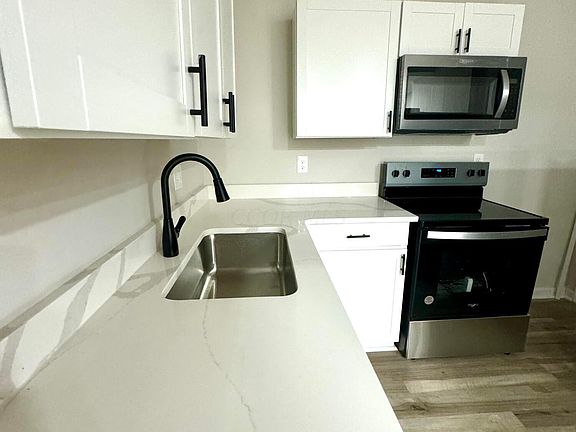 4th image of 246 W Park Ave