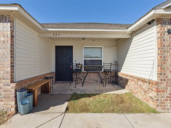 3rd image of 325 Karlee Ln