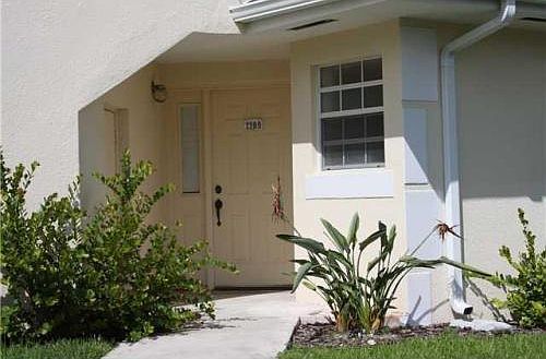1st image of 2209 SE 27th Dr