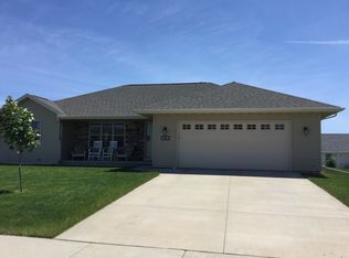 712 Killarny Trl, De Pere, WI 54115