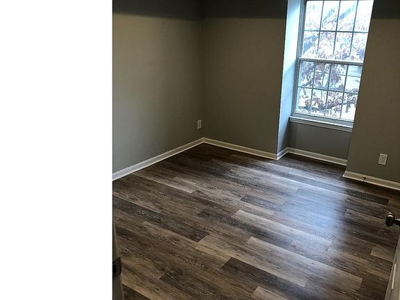 5th image of 122 Kenwood Dr