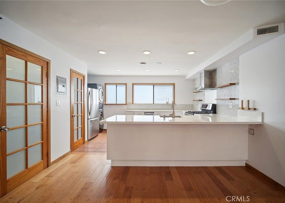 1st image of 12711 Mitchell Ave APT 3