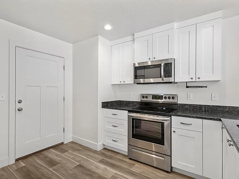 917 N 100 W — Photo 28