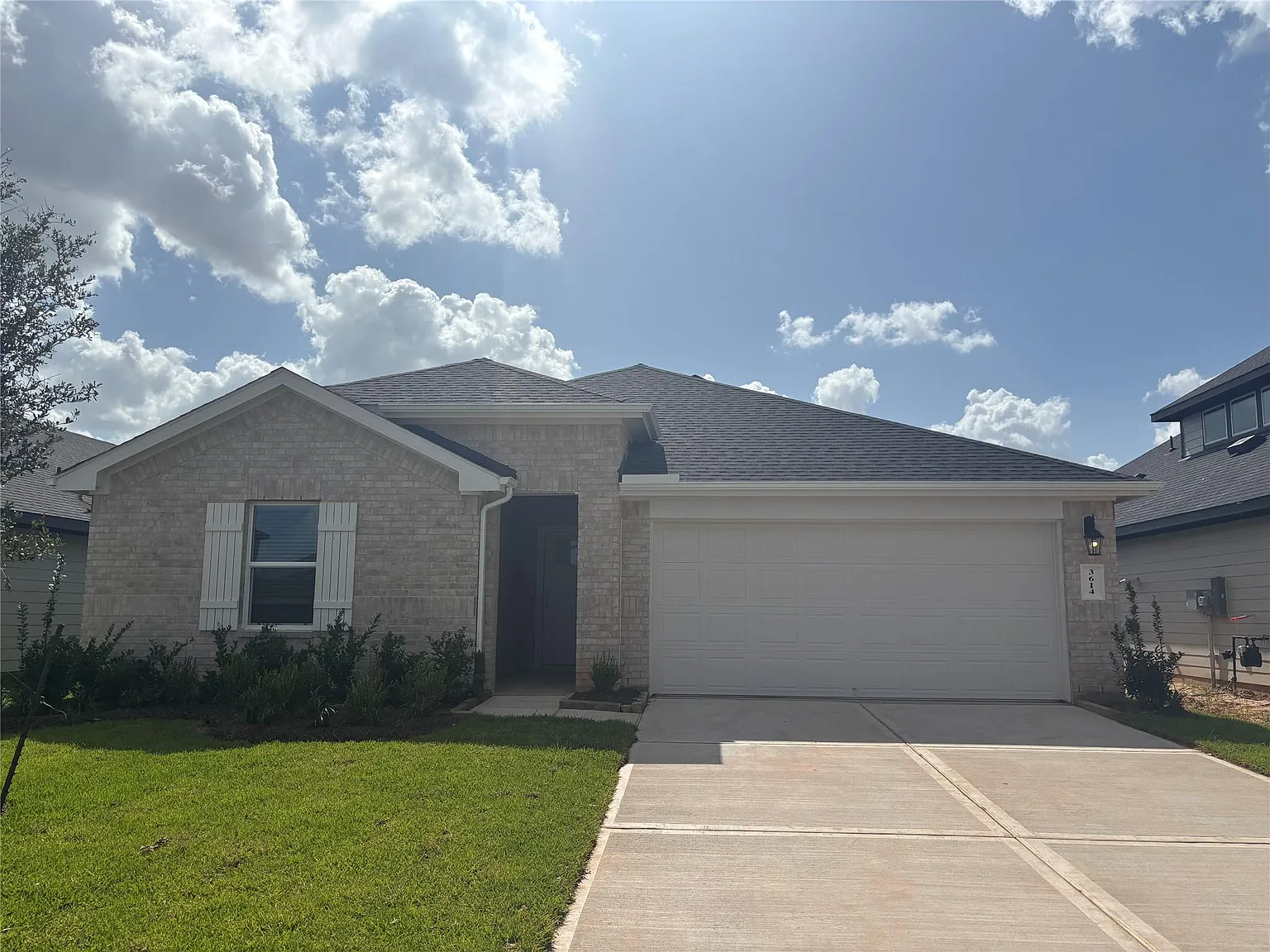 5 bed, 3.0 bath, 2199 sqft, $2,600 — Photo 2