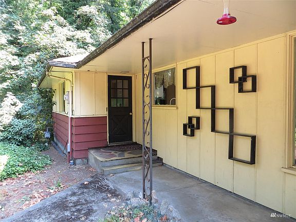 3rd image of 2425 W Railroad Ave