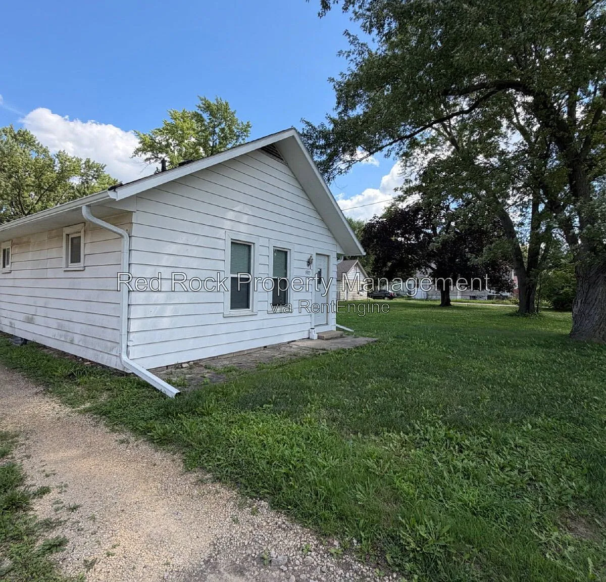 2 bed, 1.0 bath, 680 sqft, $1,100 — Photo 1
