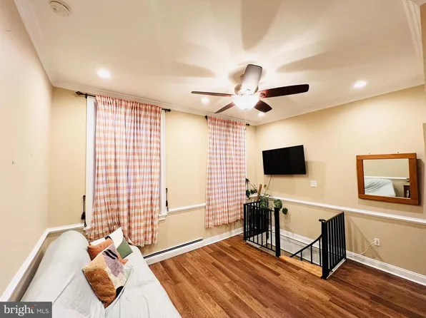 265 S 9th St APT 1F, Philadelphia, PA 19107