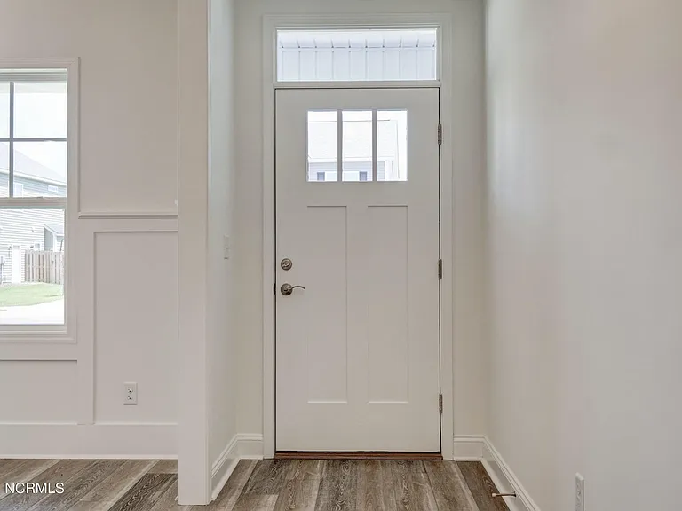 Spicetree Dr — Photo 2