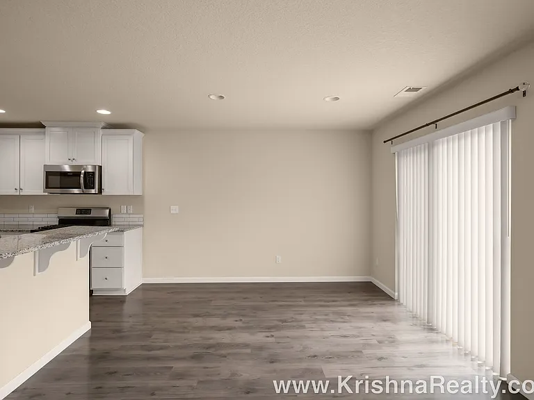 7443 NW 164th Ave — Photo 7