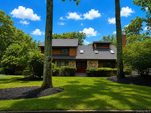 16 Oak Hills Drive, Rocky Point, NY 11778
