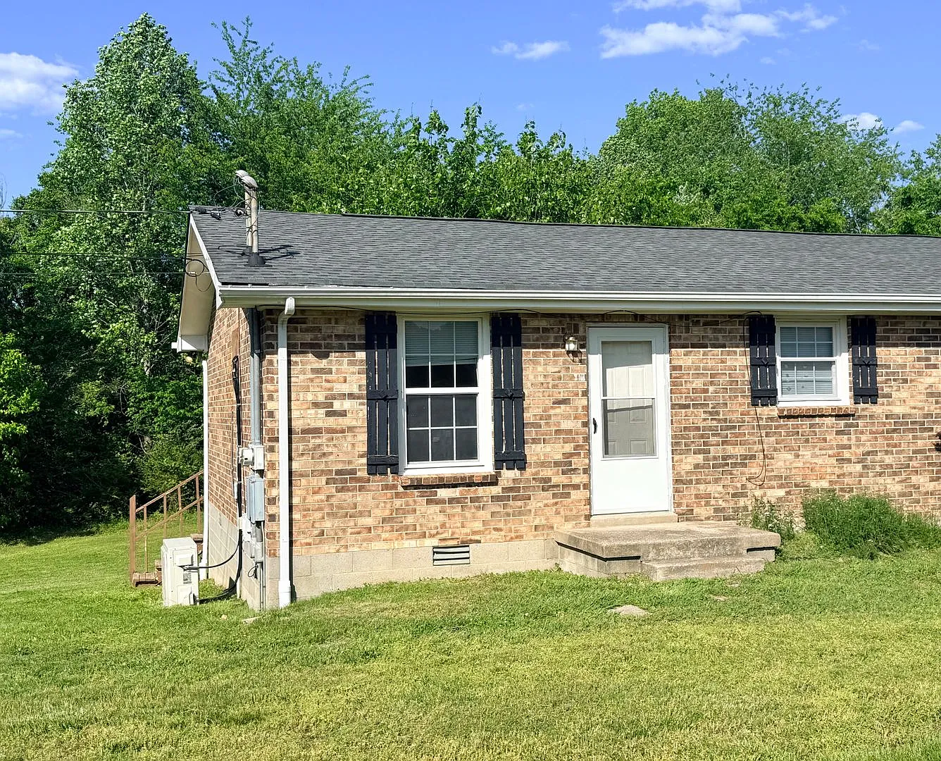 2121 Bracey Circle — Photo 3