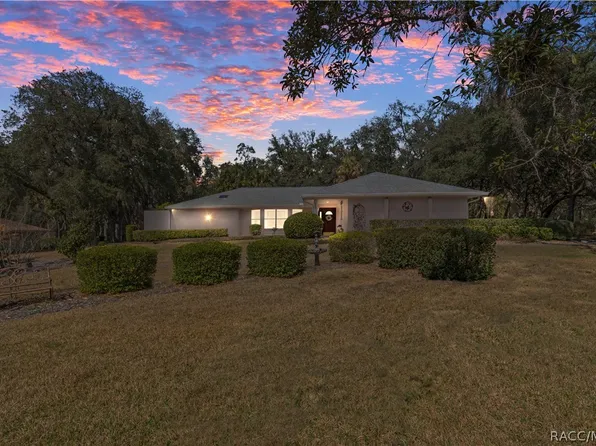 305 W Chase St, Hernando, FL 34442