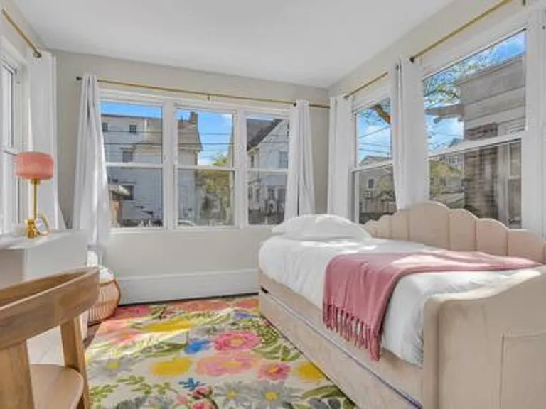 30 N Montgomery Ave — Photo 19