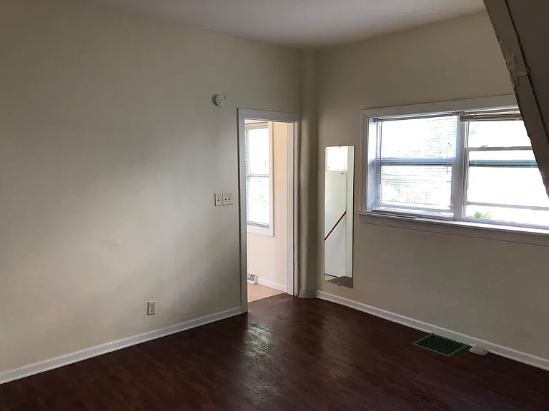 1623 Madison St — Photo 6