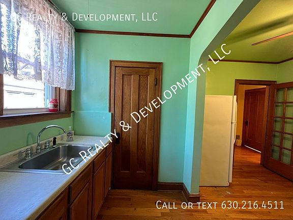 4th image of 2948-52 N Laramie Ave #2