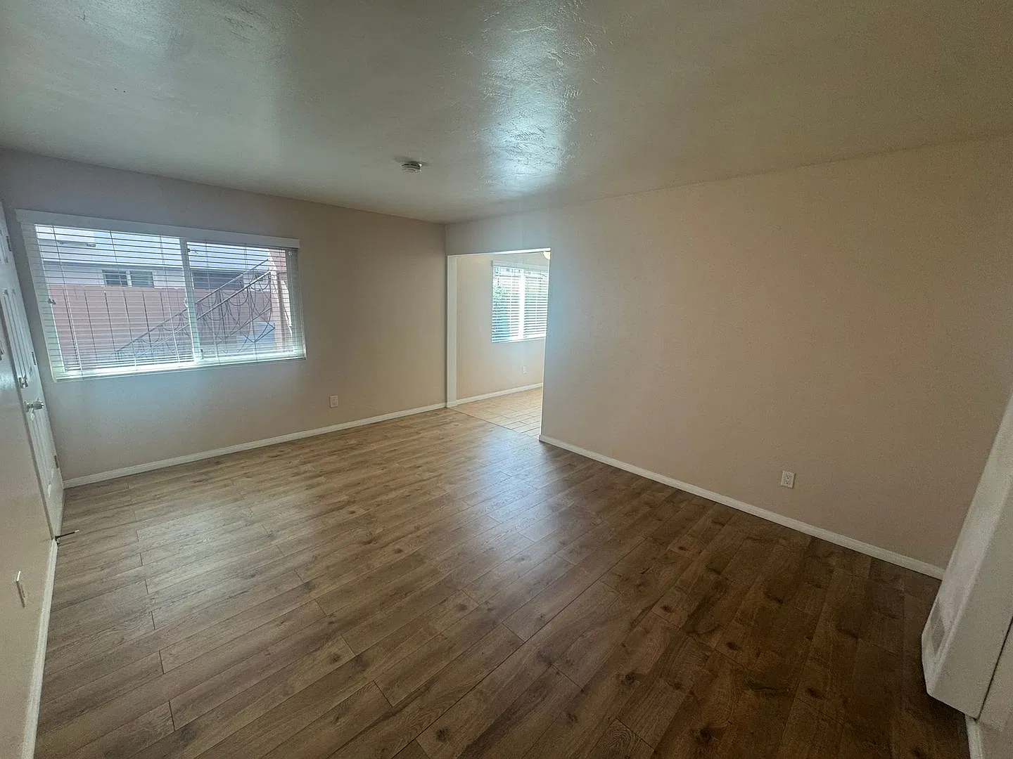 Texas St 4352 — Photo 3