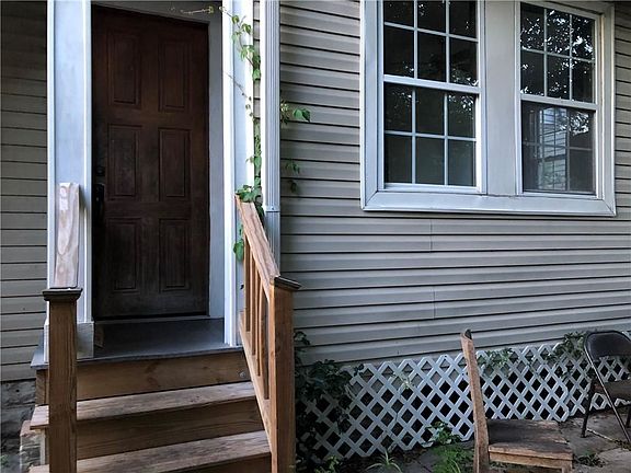 2nd image of 2129 Cadiz St #B
