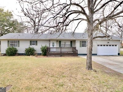 215 N Cleveland Ave, Adel, GA, 31620