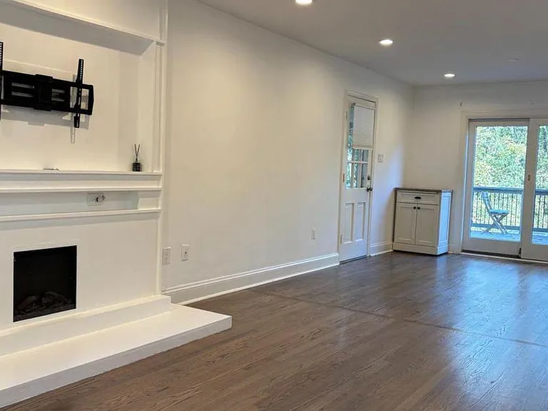 9830 Meadow Valley Dr — Photo 3
